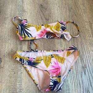 Cute tropical bathing suit, size xs, adorable for the summer or vacation!